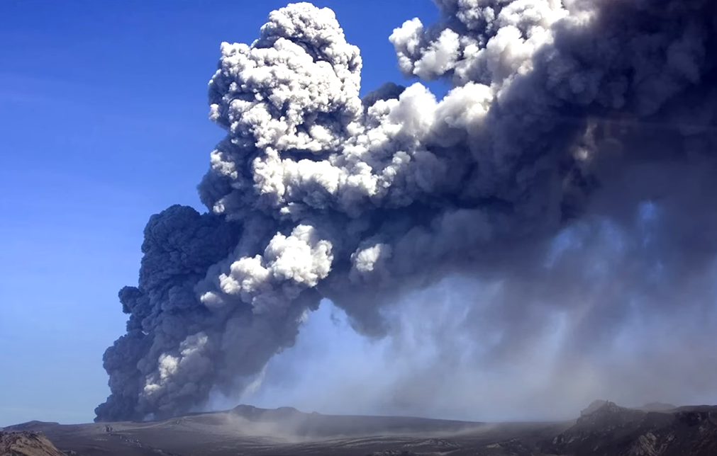 Wybuch wulkanu Semisopochnoi na Alasce