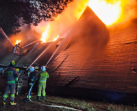 Mniszew: Ogromny pożar hotelu – trwa akcja gaśnicza