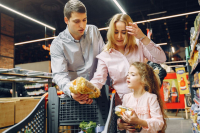 Polacy chcą więcej niedziel handlowych
