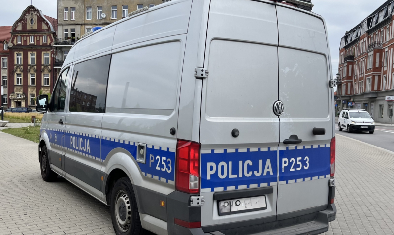 Policja u Bąkiewicza