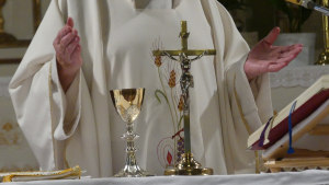 Biskup Eric de Moulins-Beaufort - odszkodowania dla ofiar pedofilii