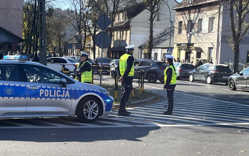 Wjechał wprost pod pociąg