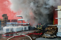 Krosno: Pożar marketu budowlanego